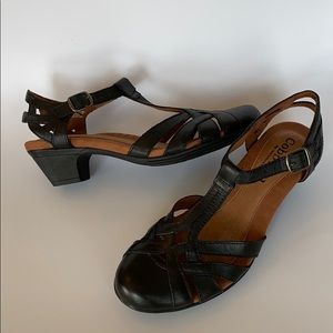 Cobb Hill by New Balance Black T-Strap sandals 7N